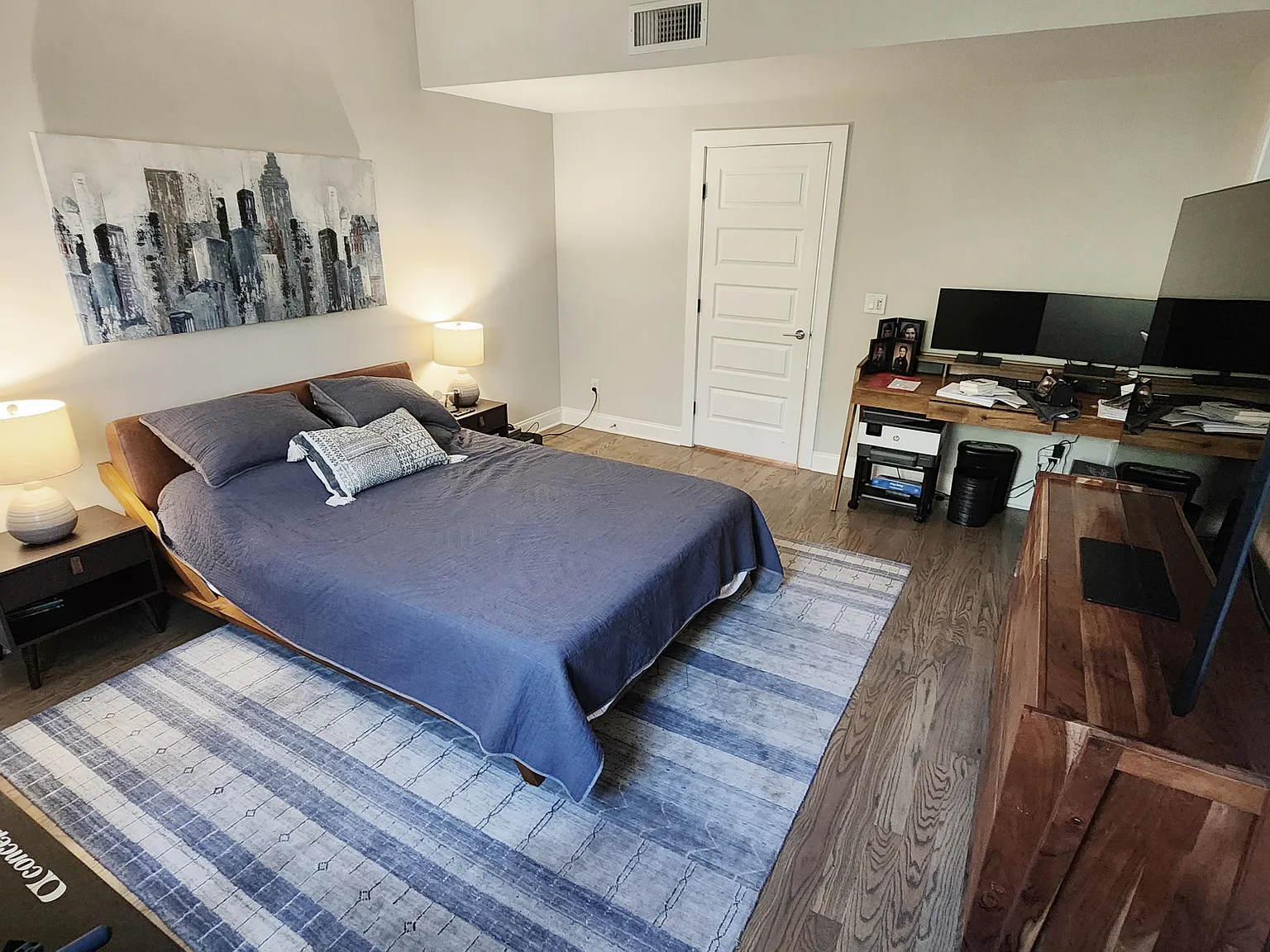 4 bed, 3.5 bath, 2034 sqft, $3,900 — Photo 4