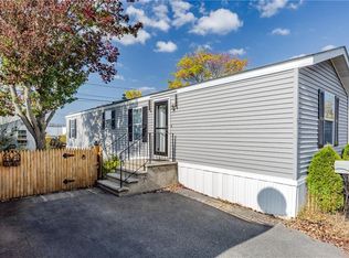 47 East Dr, Rumford, RI 02916
