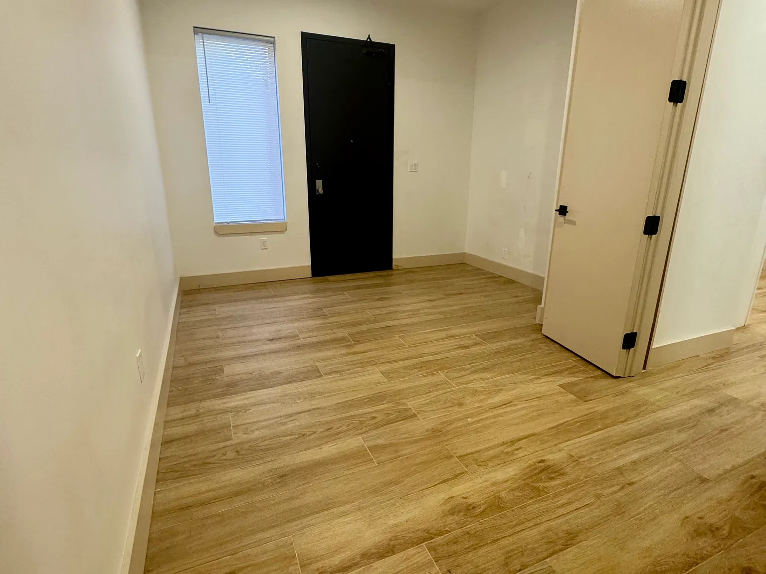 145 Manhattan Avenue — Photo 3