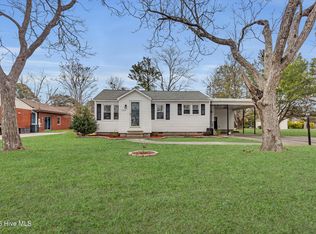 1607 New Bern St, Newport, NC 28570