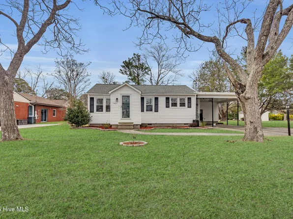 1607 New Bern Street, Newport, NC 28570