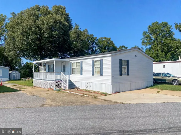 210 5th St, Lothian, MD 20711