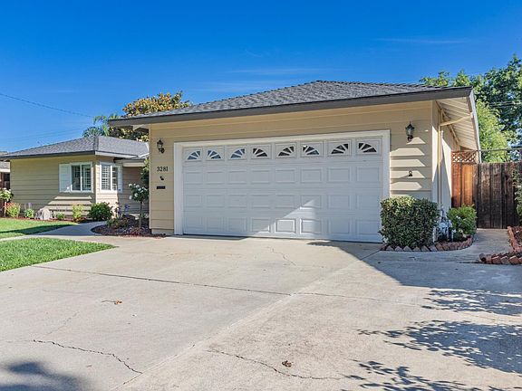 3rd image of 3281 Oxford Ln