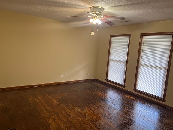 2nd image of 105 Wren Ct