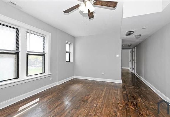 3rd image of 7121 S East End Ave APT 2B