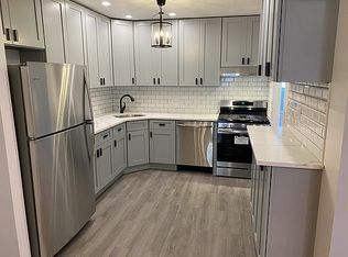 25-14 38th St #3A, Astoria, NY 11103