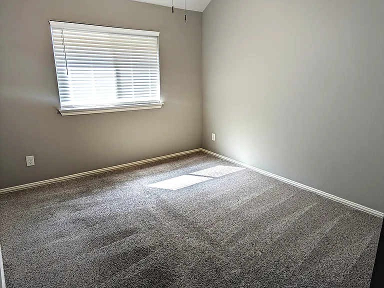 4200 Tiffany Dr — Photo 32