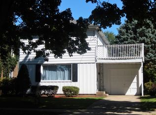 462 Simms St, Aurora, IL 60505