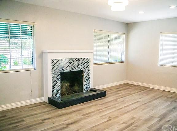 5th image of 7667 N Hollywood Way