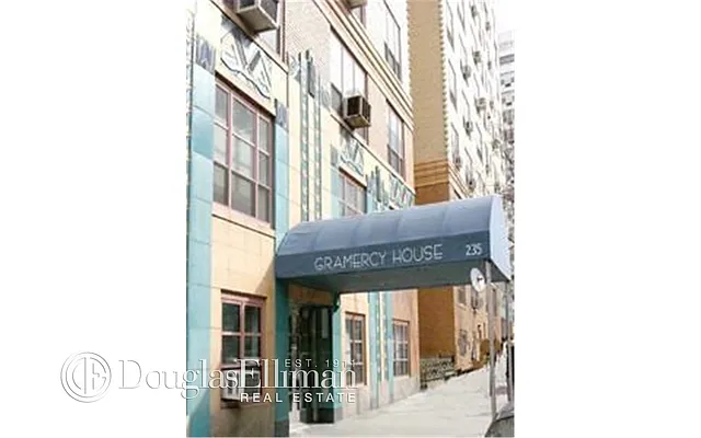 Sold by Douglas Elliman | media 21