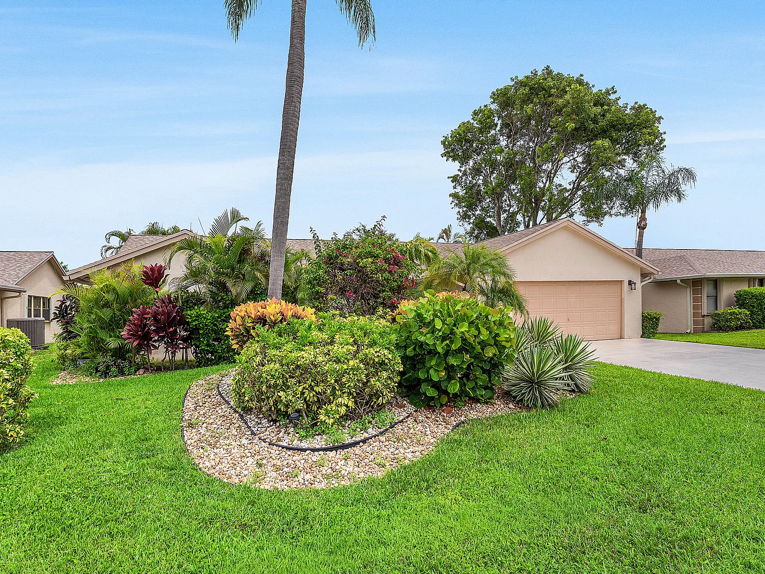 2 bed, 2.5 bath, 2423 sqft, $3,500 — Photo 1