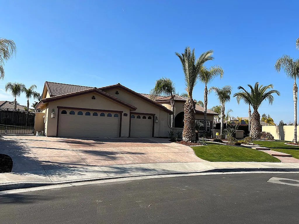 305 Abbotsford Ln photo 1