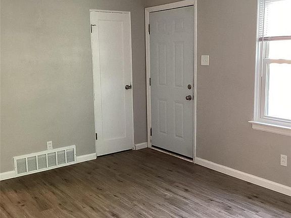 2nd image of 9810 Vickie Pl