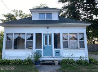 1650 Ruddiman St, Muskegon, MI 49441