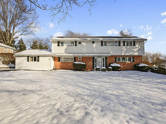 2nd image of 844 Village Dr