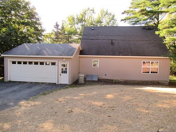2nd image of 16 Chickawaukie Pond Road