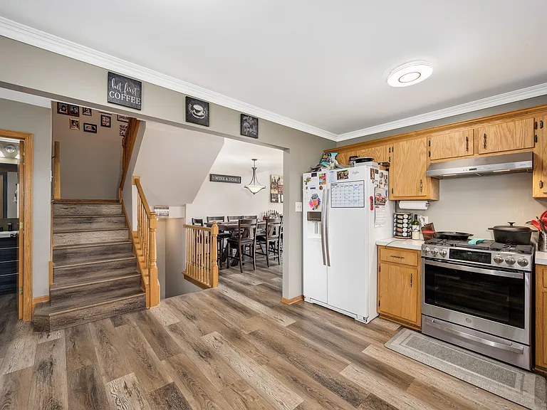 19322 Lisadell Dr — Photo 13