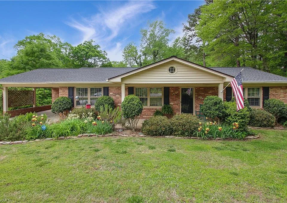 1104 Wells Cir