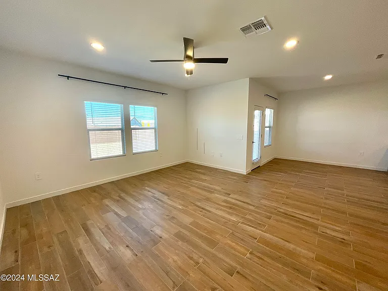 12815 E Russo Dr — Photo 3