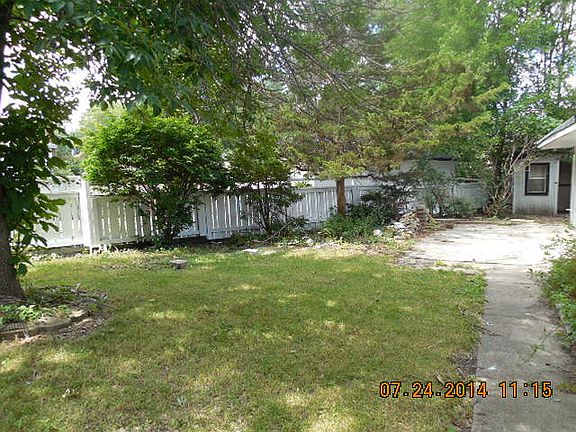 5th image of 15842 Wabash Ave