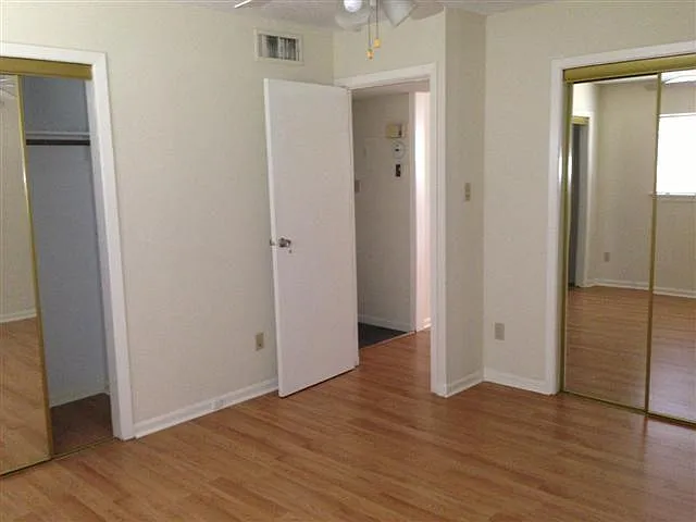 706 W 34th St #102 — Photo 9