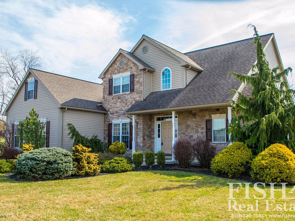 1st image of 220 Whispering Ln