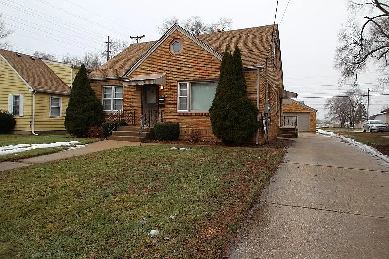 2743 Bildahl St photo 1