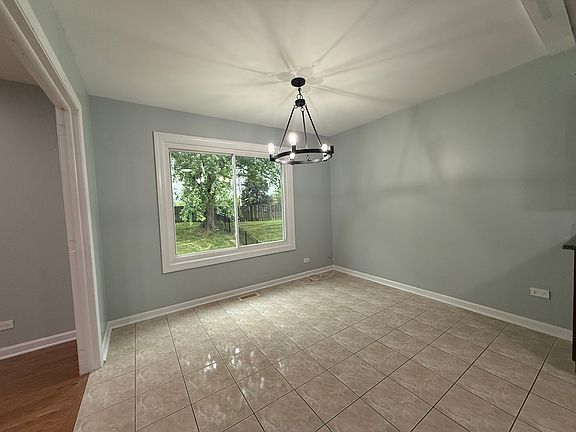 5th image of 2341 Leeward Ln