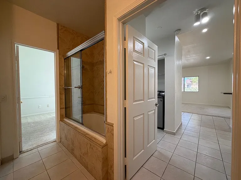 900 Heavenly Hills Ct #204 — Photo 40