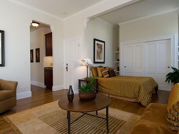 2nd image of 1050 Dolores St APT B