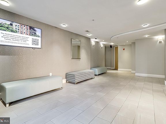 4th image of 1200 N Hartford St APT 202