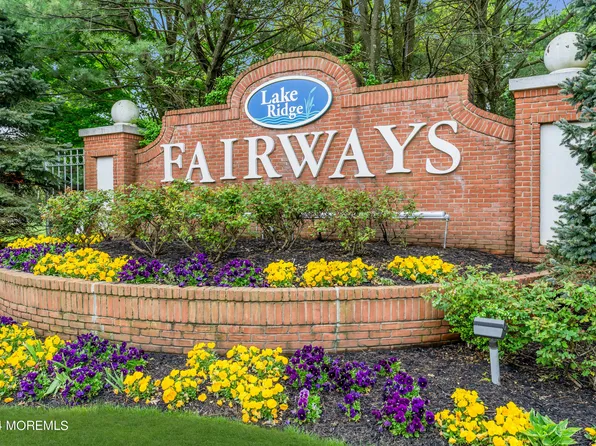 56 Skyline Drive, Lakewood, NJ 08701