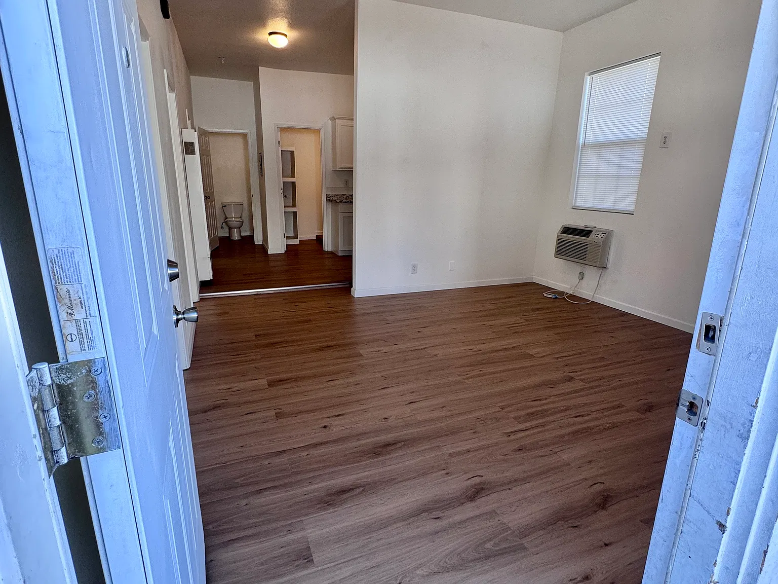 3 bed, 1000 sqft, $1,750 — Photo 2