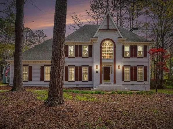 105 Tiffany Ct, Locust Grove, GA 30248
