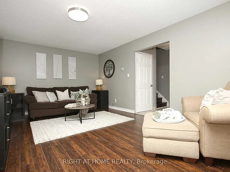 653 Dorchester Dr — Photo 8