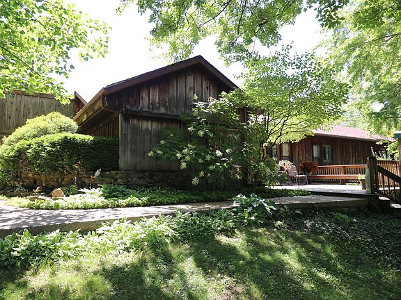3rd image of 714 Edgewood Dr