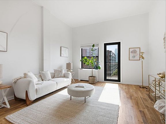 3rd image of 1 Greene St APT 505