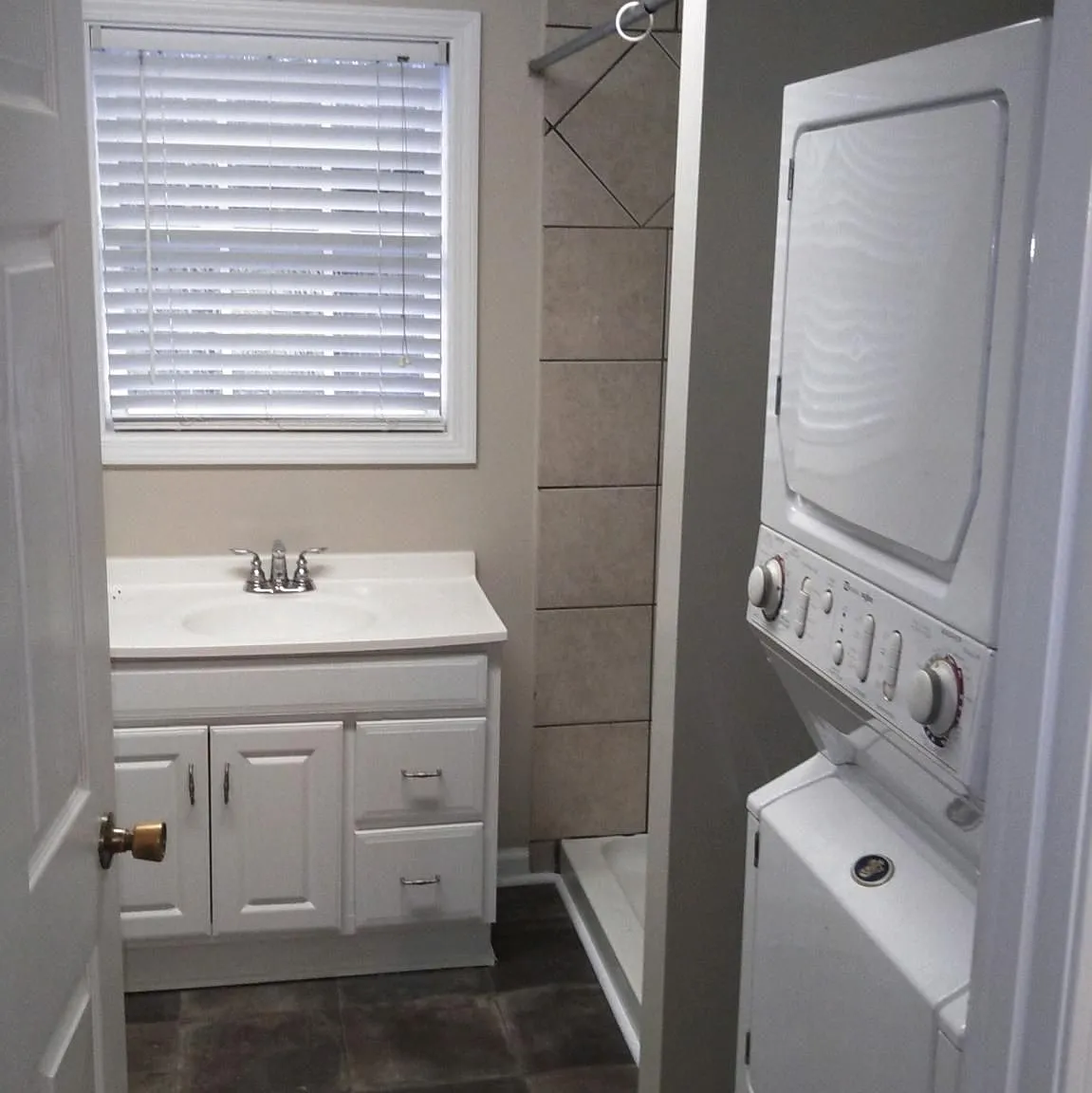 2 bed, 1.0 bath, $1,450 — Photo 3