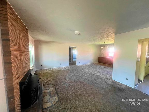 2nd image of 250 Bartlett St