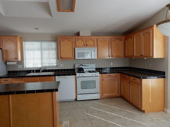 5th image of 166 Walnut Dr