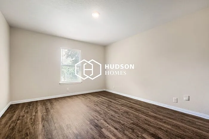 219 Garcia St — Photo 9