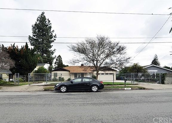Front View showing Circular driveway.