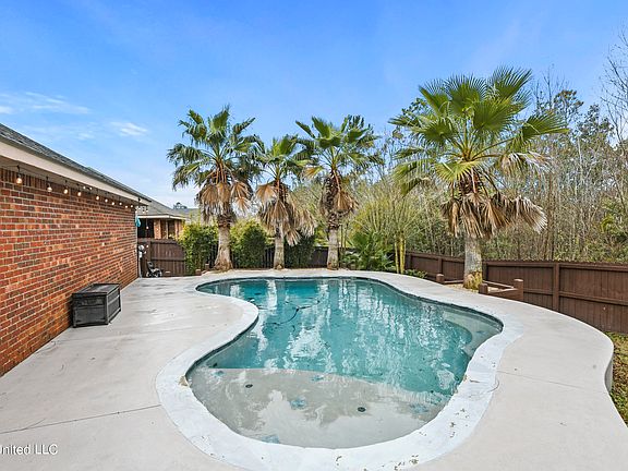 4th image of 18155 Canal Junction Dr