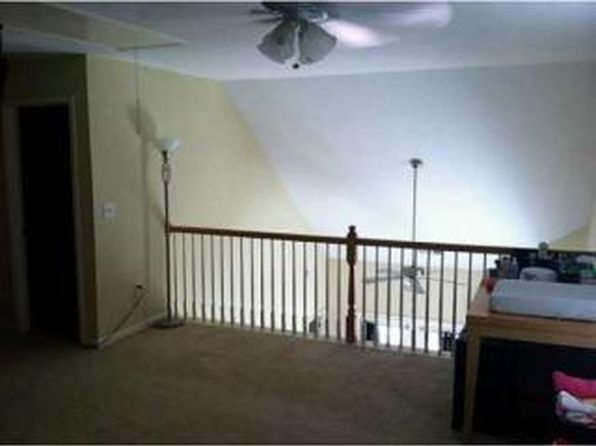 1957 Hoods Fort Cir NW