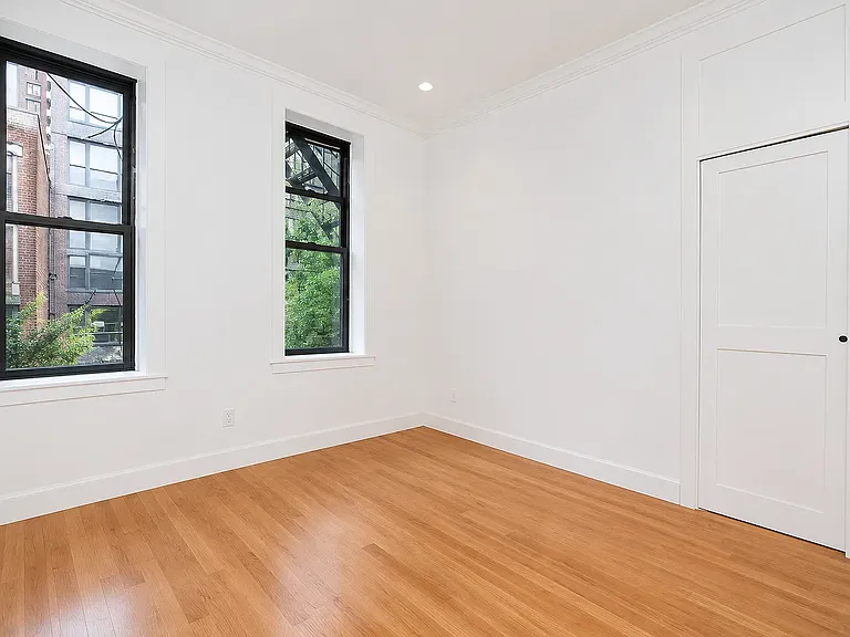 504 E 88th St #4D — Photo 7