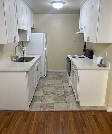 5th image of 247 N Capitol Ave Unit 115