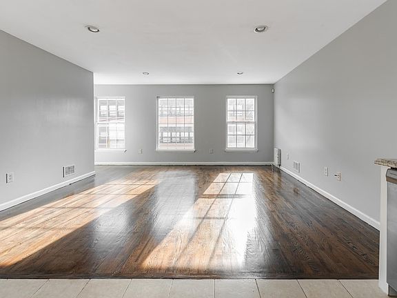 4th image of 102 Astor Pl APT 1