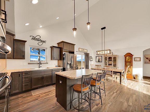 5th image of 15638 229th St