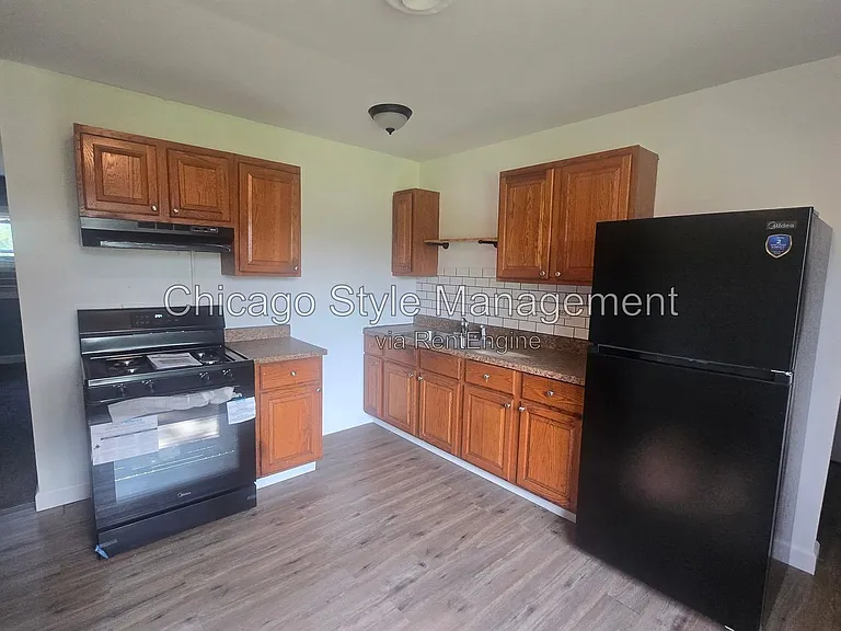 1928 Campbell Ave — Photo 5