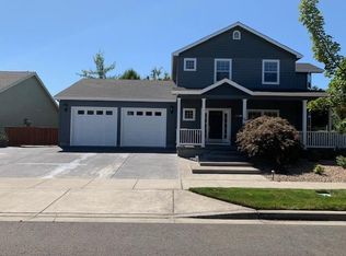 1125 Steamboat Dr, Central Pt, OR